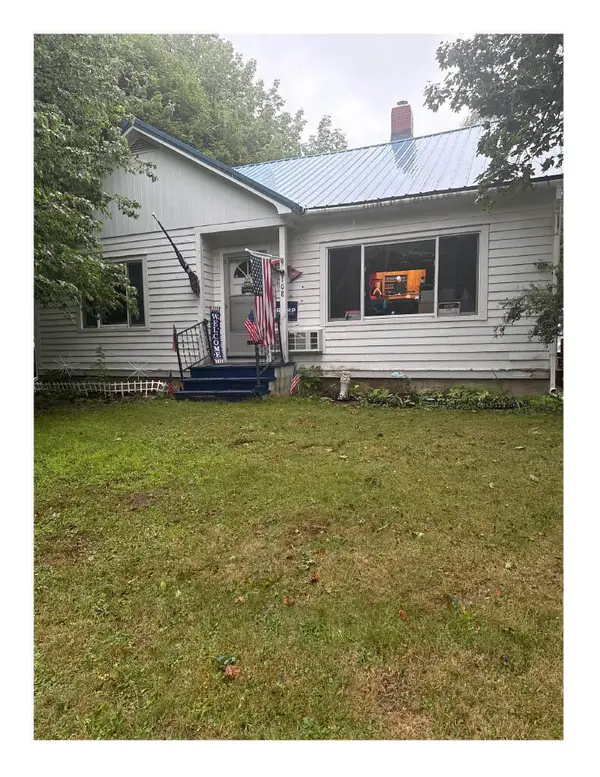 108 Enfield Road, Lincoln, ME 04457