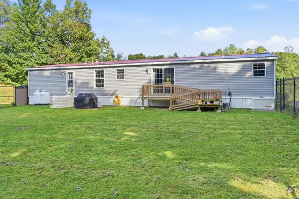 70 Mcquilkin Road, Solon, ME 04979