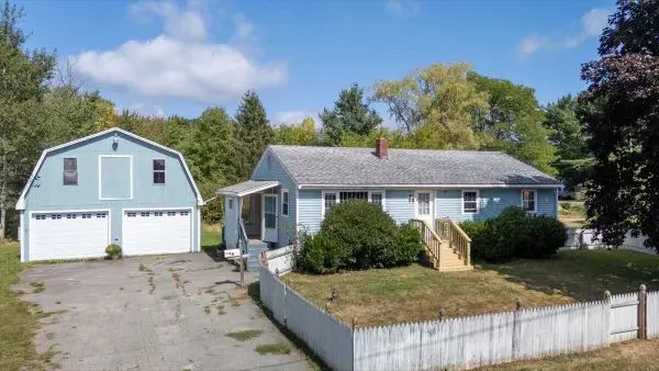 9 North Street, Thomaston, ME 04861