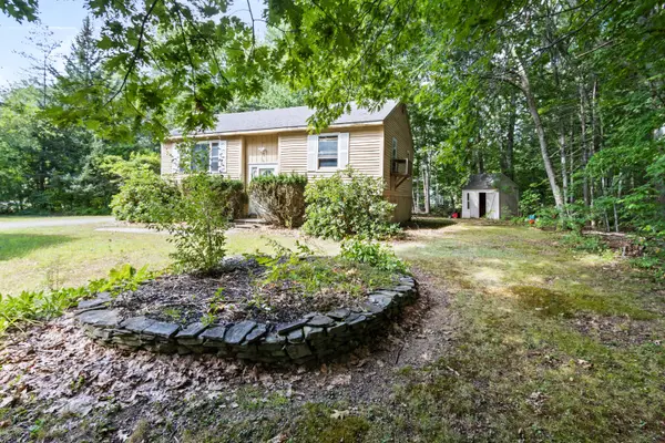 13 Mulberry Street, Buxton, ME 04093