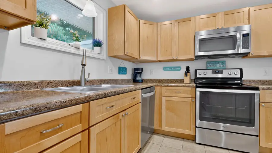 4 Sunset Drive, Old Orchard Beach, ME 04064 - #3