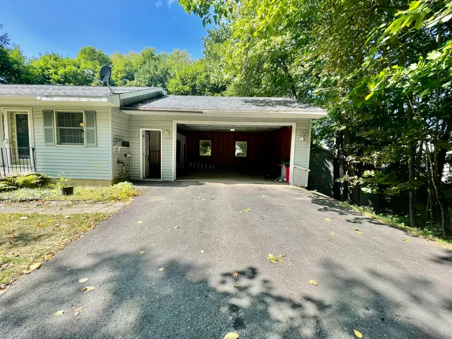 18 Elm Street, Dexter, ME 04930 - #3