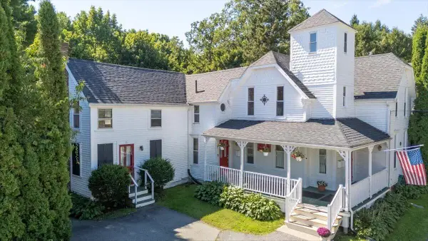 13 Wood Street, Camden, ME 04843