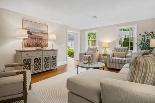 46 Colonial Village #46, Falmouth, ME 04105