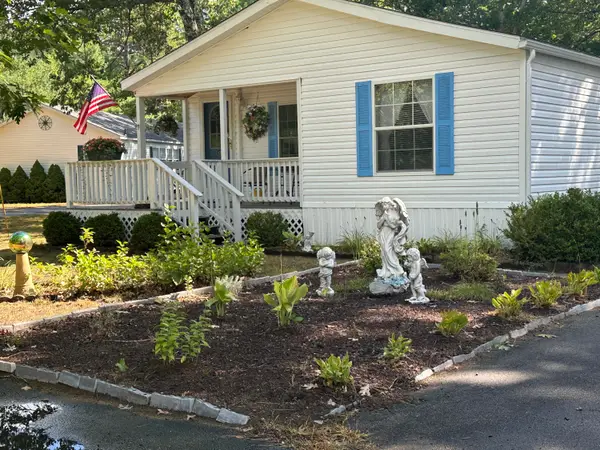 17 Chickadee Drive, Alfred, ME 04002