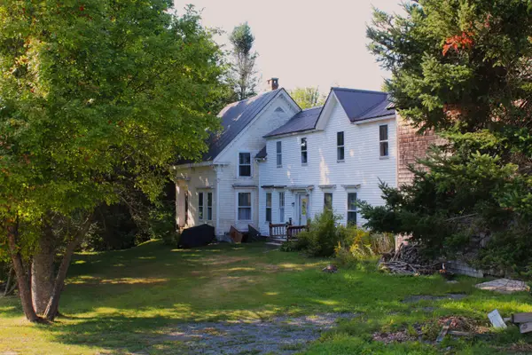 92 Ghent Road, Searsmont, ME 04973