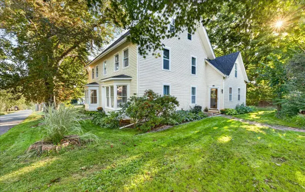 9 School Street, Stockton Springs, ME 04981