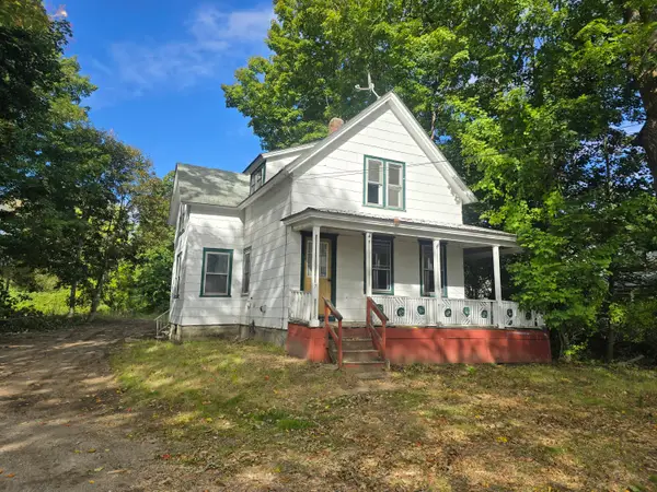 7 Lake Street, Oxford, ME 04270