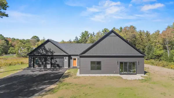 40 Smiling Acres Drive, Freeport, ME 04032