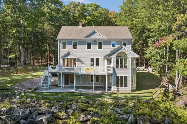 10 Grist Mill Road, Falmouth, ME 04105