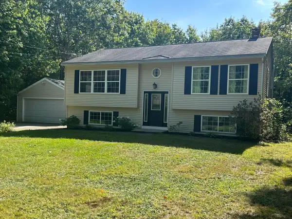 33 Mcgill Fern Road, Standish, ME 04084