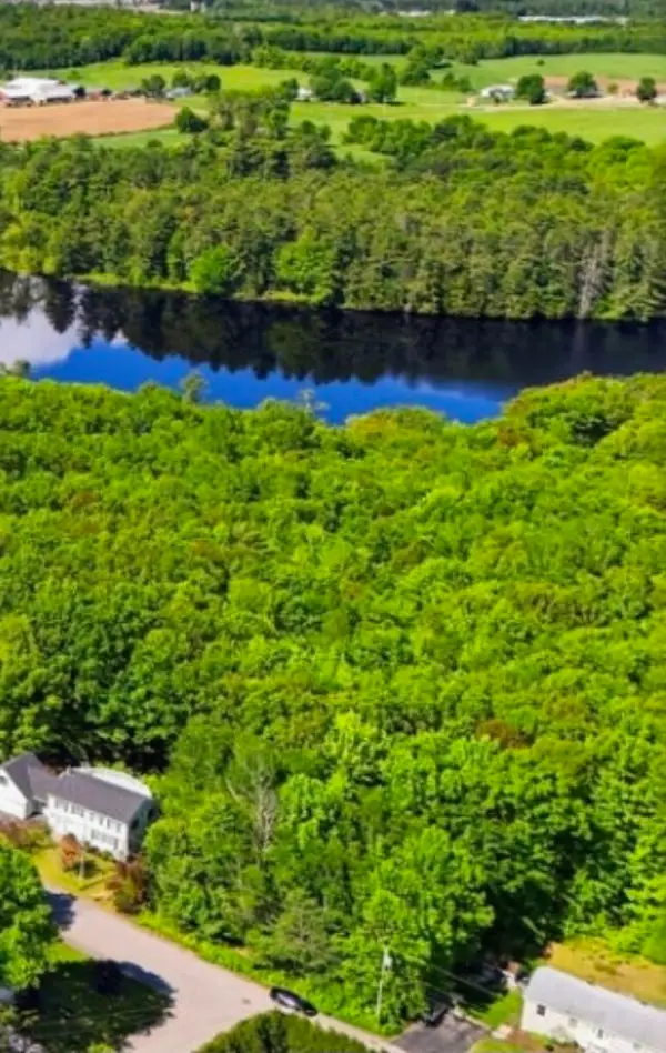 20 Saint Patrick Avenue, Lewiston, ME 04240