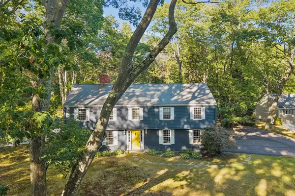18 Broad Cove Road, Cape Elizabeth, ME 04107