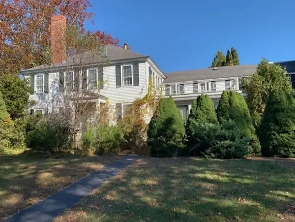 15 Portland Road, Kennebunk, ME 04043