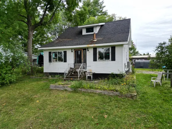 21 Valley Avenue, Howland, ME 04448