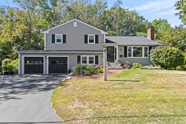 22 Tall Pine Road, Cape Elizabeth, ME 04107