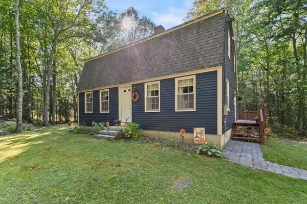 29 Drinkwater Point Road, Yarmouth, ME 04096