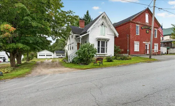 15 Commercial Street, Winterport, ME 04496