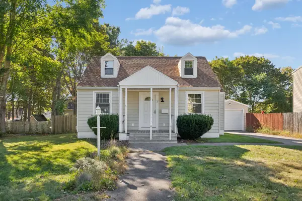 7 Farm Hill Road, Cape Elizabeth, ME 04107