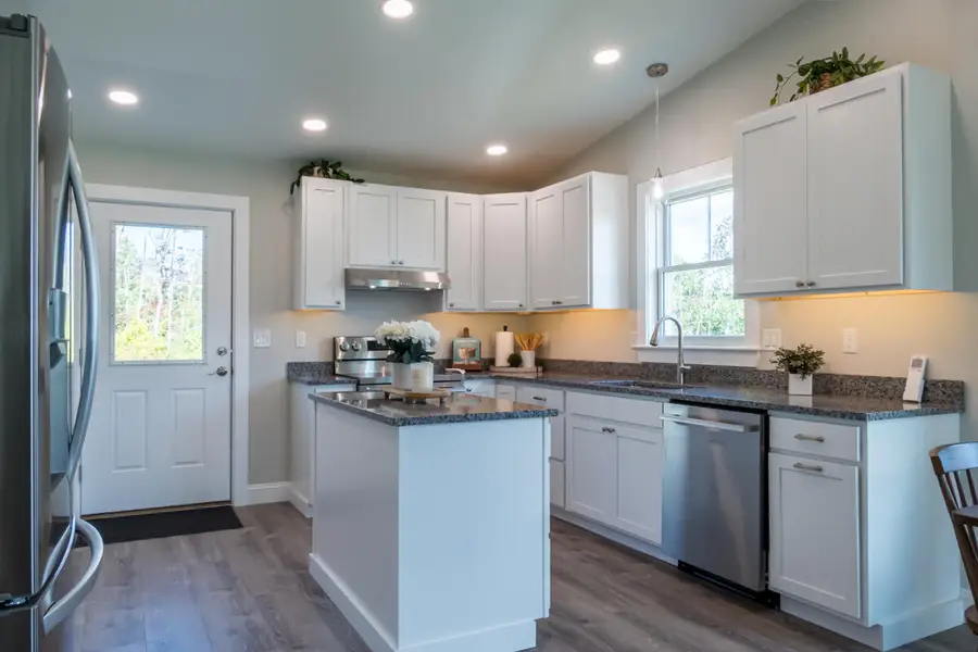 8 April Avenue, Monmouth, ME 04259 - #3