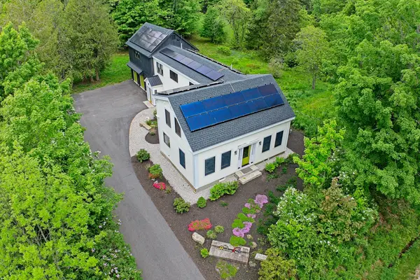 18 Greely Road, Cumberland, ME 04021