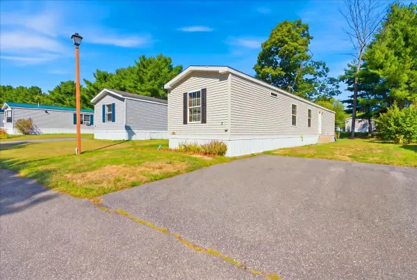 7 Autumn Lane, Lewiston, ME 04240