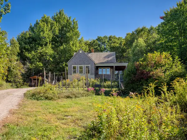 642 Lincolnville Avenue, Searsmont, ME 04973