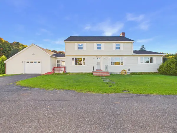 16 York Street, Mars Hill, ME 04758