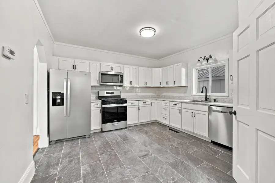 28 Garland Street, Bangor, ME 04401 - #3