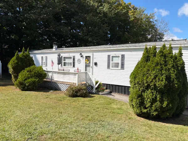 17 Sandalwood Circle, Kittery, ME 03904
