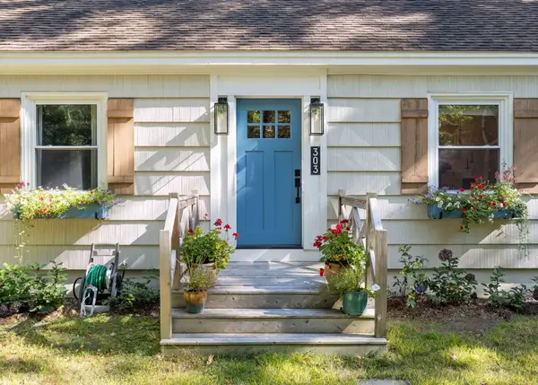 303 Middle Road, Falmouth, ME 04105