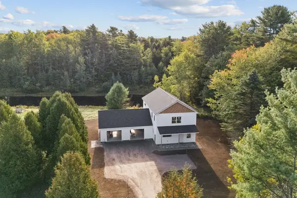 7 Sapphire Lane, Brunswick, ME 04011