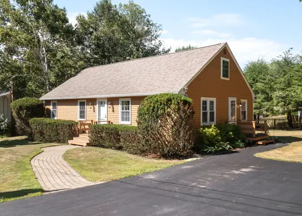 9 Elmwood Avenue, Yarmouth, ME 04096