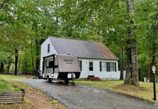 5 Clarkdale Road, Kennebunk, ME 04043