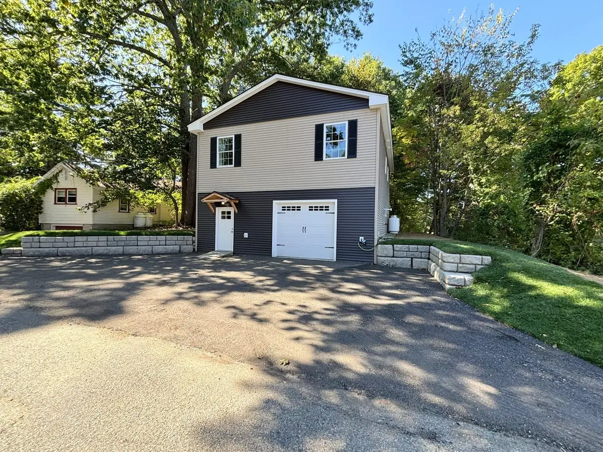 33 Pearl Street, Lewiston, ME 04240 - #1