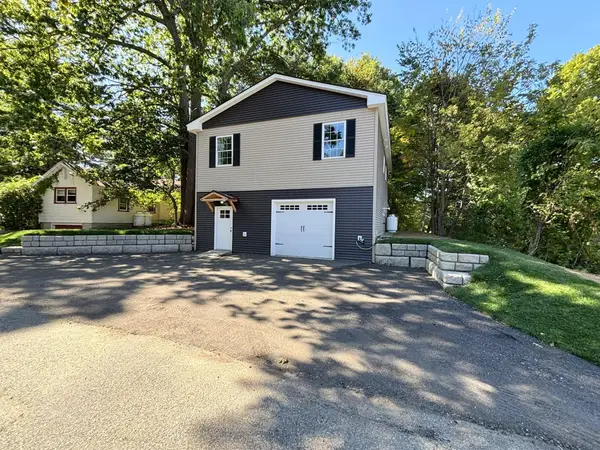 33 Pearl Street, Lewiston, ME 04240