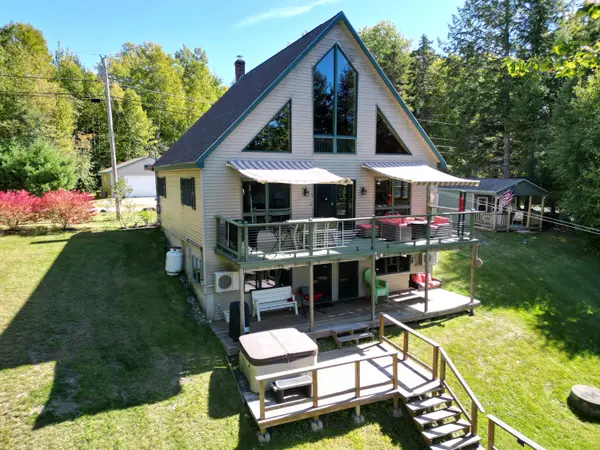 160 Mcgregor Road, Burlington, ME 04417