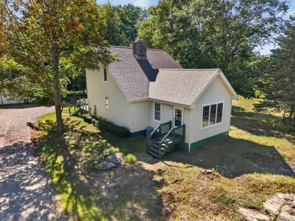 15 Webber Lane, Amherst, ME 04605