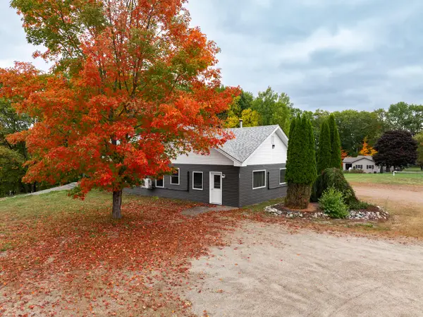 880 Main Street, Lincoln, ME 04457