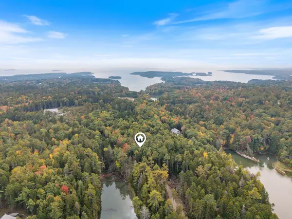 32 Bayberry Lane, Harpswell, ME 04079