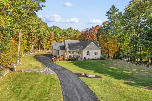 19 Daggett Drive, Raymond, ME 04071