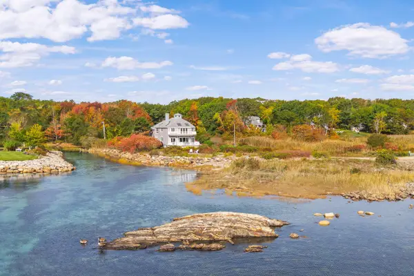 15 Meadow Road, York, ME 03902
