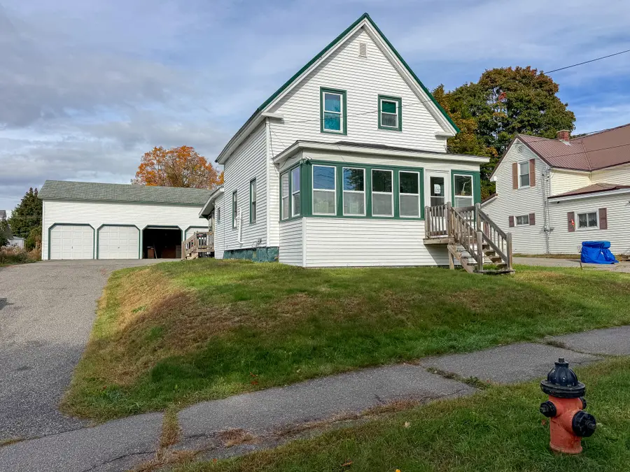 16 Elm Street, East Millinocket, ME 04430 - #3