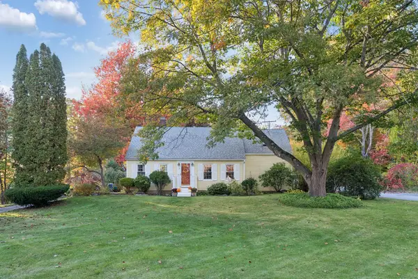 3 North Street, Topsham, ME 04086