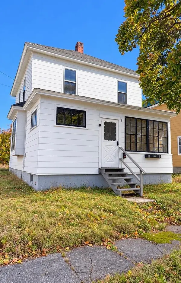 421 Penobscot Avenue, Millinocket, ME 04462