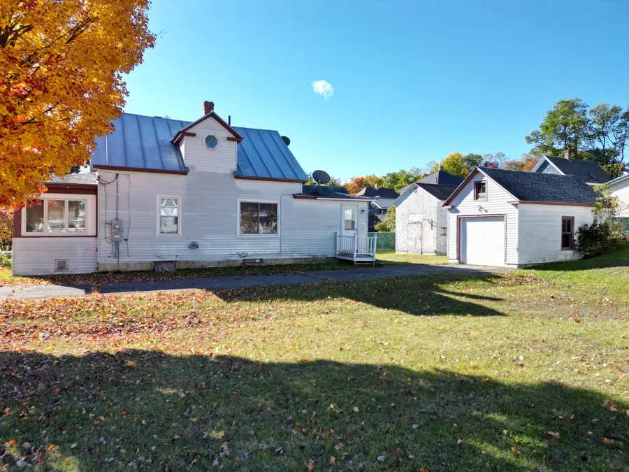 482 Aroostook Avenue, Millinocket, ME 04462 - #3