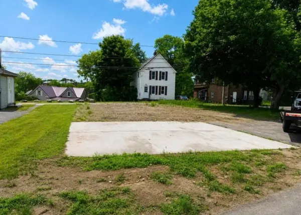 11 Grays Lane, Old Town, ME 04468