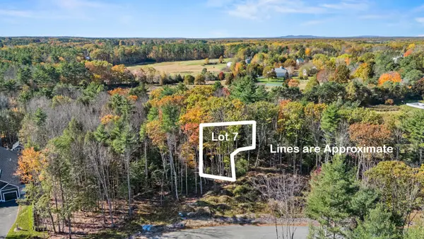 3 Dogwood Circle, Kennebunk, ME 04043
