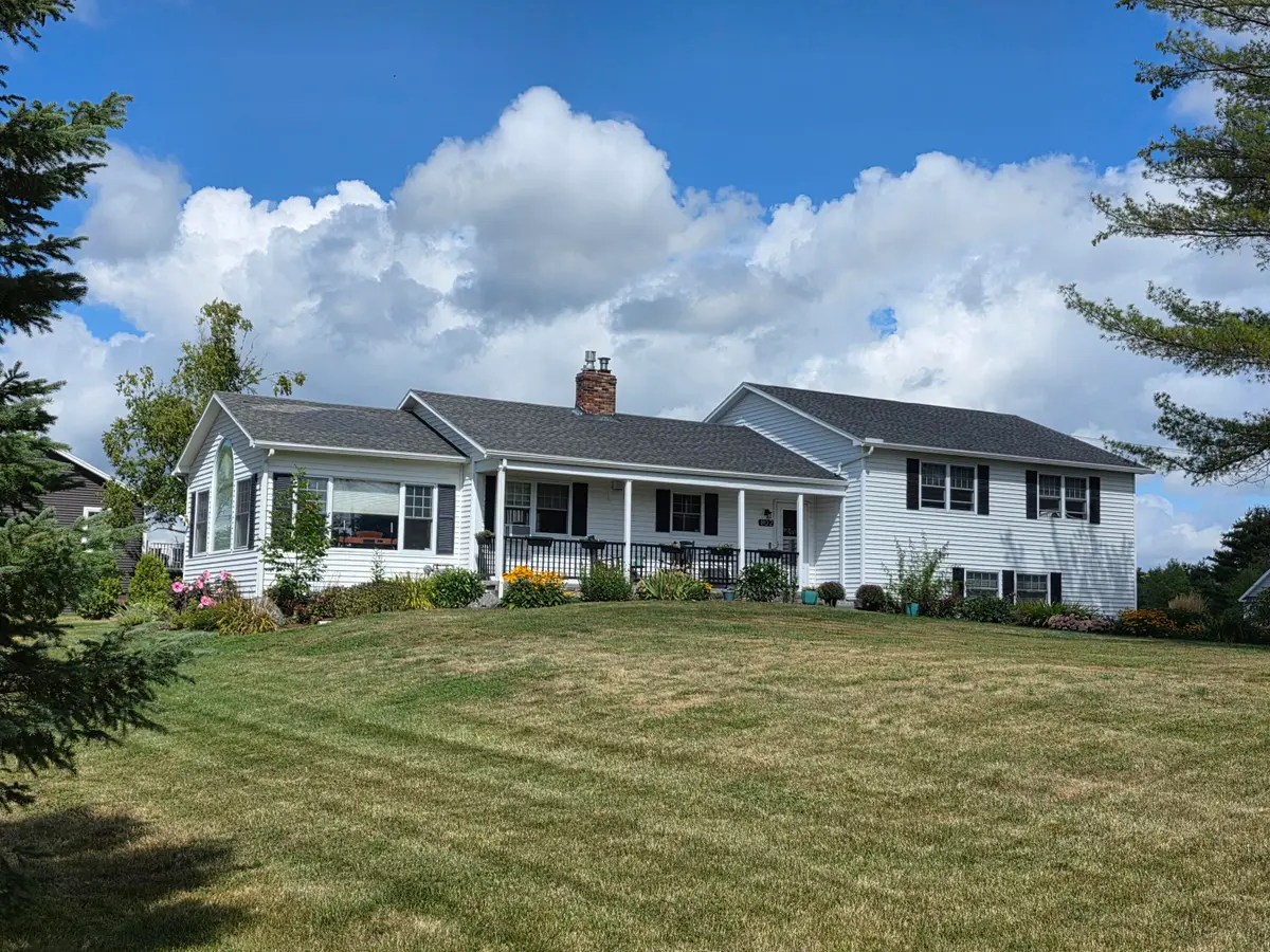 802 Mt Hope Avenue, Bangor, ME 04401 - #1