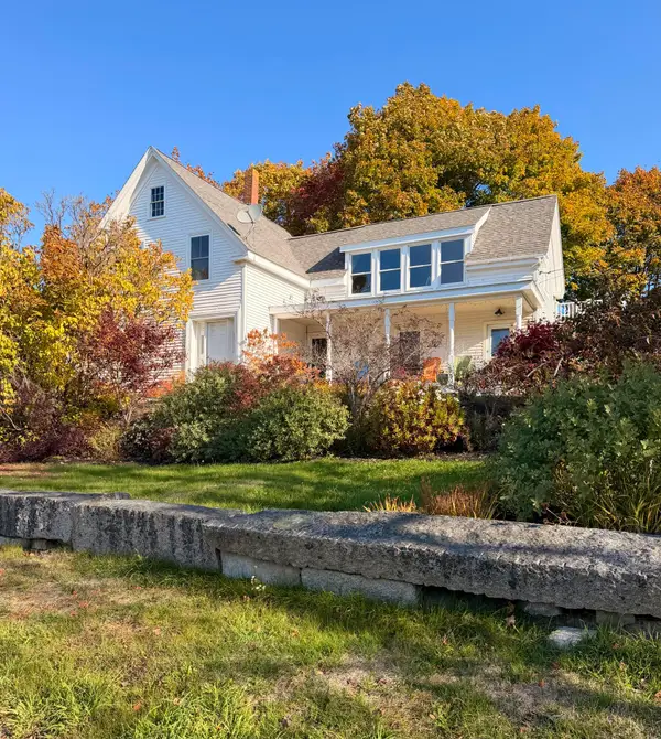15 Chestnut, Vinalhaven, ME 04863